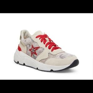 Steve Madden sneakers size 9